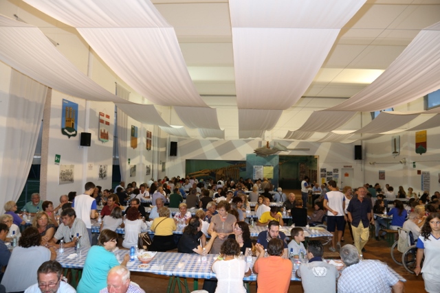 salone centro sportivo Vigliano d'Asti